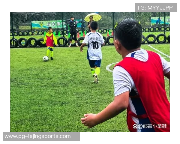 踢出激情与梦想加入我们的足球社团一起追逐绿茵场上的荣耀与友谊