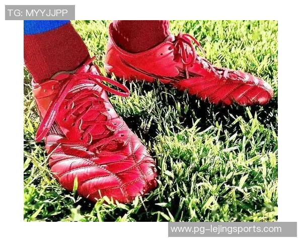 阿迪顶级足球鞋助你在赛场上尽显风采与实力的完美选择